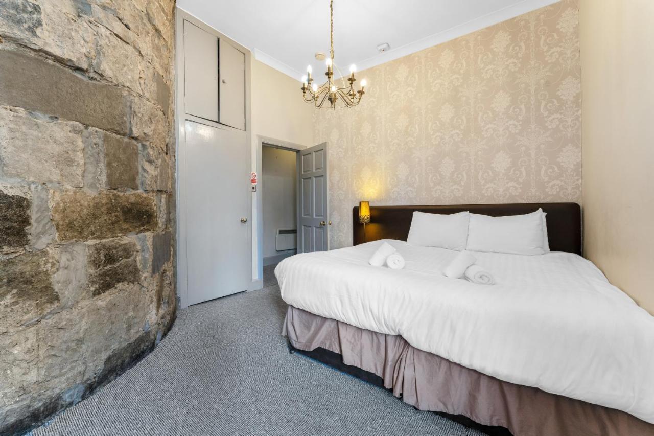 Unique 2 Bedroom Castle Suite Apartment - Near Edinburgh Castle & Royal Mile Buitenkant foto