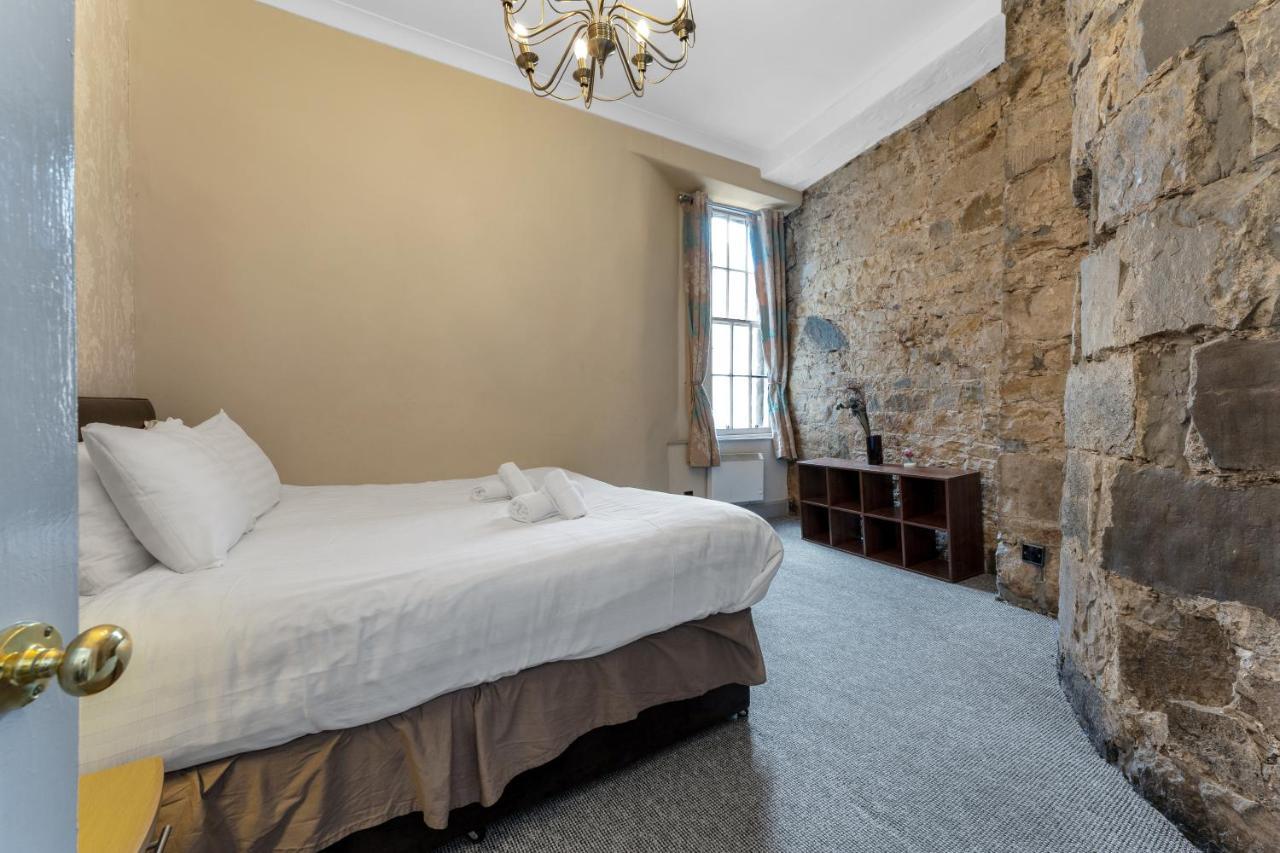 Unique 2 Bedroom Castle Suite Apartment - Near Edinburgh Castle & Royal Mile Buitenkant foto