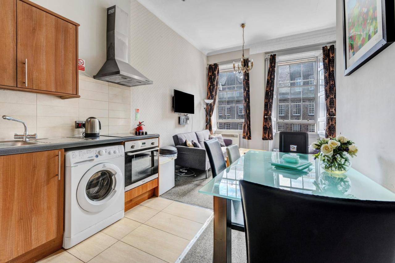 Unique 2 Bedroom Castle Suite Apartment - Near Edinburgh Castle & Royal Mile Buitenkant foto