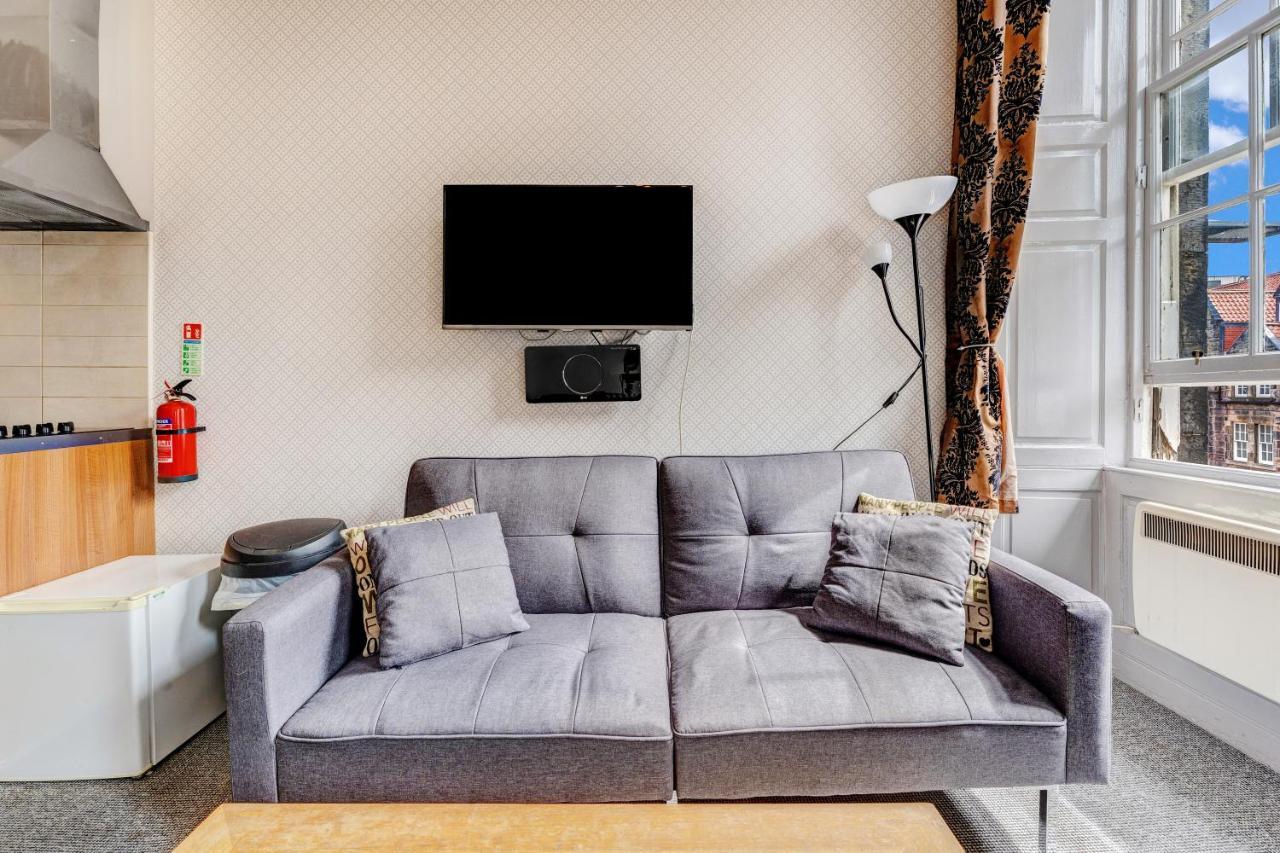 Unique 2 Bedroom Castle Suite Apartment - Near Edinburgh Castle & Royal Mile Buitenkant foto